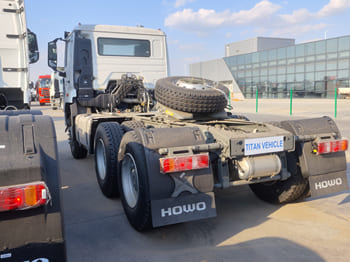 SINOTRUK 6x4 Sino Howo Truck for Sale in Sierra Leone - 트랙터 유닛 : 사진 4 SINOTRUK 6x4 Sino Howo Truck for Sale in Sierra Leone - 트랙터 유닛 : 사진 4