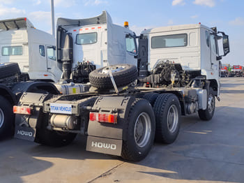 SINOTRUK 6x4 Sino Howo Truck for Sale in Sierra Leone - 트랙터 유닛 : 사진 2 SINOTRUK 6x4 Sino Howo Truck for Sale in Sierra Leone - 트랙터 유닛 : 사진 2