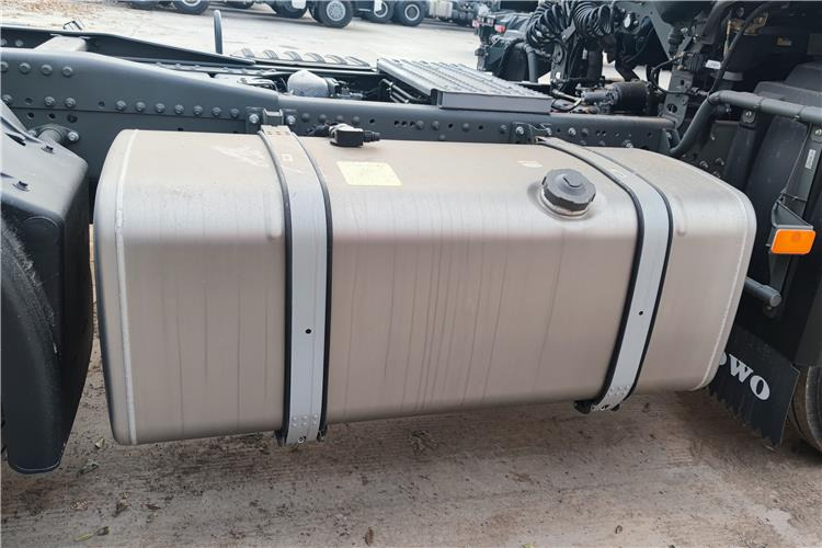 SINOTRUK Howo 380 hp 6x4 Truck Heafd for Sale In Nigeria Lagos - 트랙터 유닛 : 사진 4 SINOTRUK Howo 380 hp 6x4 Truck Heafd for Sale In Nigeria Lagos - 트랙터 유닛 : 사진 4
