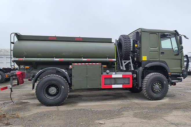 SINOTRUK Howo 4X2 Small Fuel Tanker Truck for Sale in Zambia - 유조트럭 : 사진 2 SINOTRUK Howo 4X2 Small Fuel Tanker Truck for Sale in Zambia - 유조트럭 : 사진 2