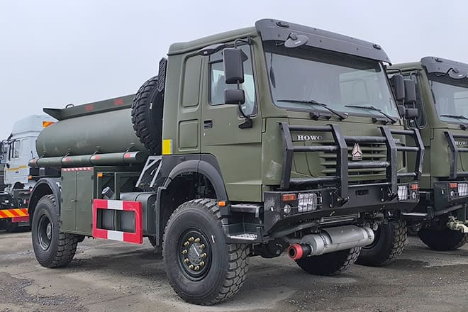 SINOTRUK Howo 4X2 Small Fuel Tanker Truck for Sale in Zambia - 유조트럭 : 사진 1 SINOTRUK Howo 4X2 Small Fuel Tanker Truck for Sale in Zambia - 유조트럭 : 사진 1
