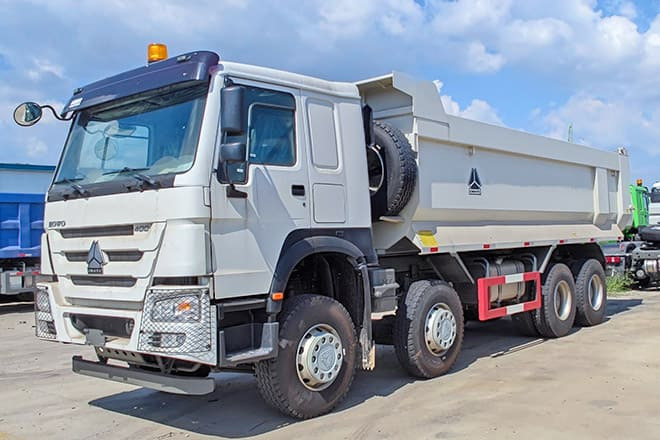 SINOTRUK Howo 8x4 Tipper Truck for Sale in Guinea - 덤프트럭 : 사진 1 SINOTRUK Howo 8x4 Tipper Truck for Sale in Guinea - 덤프트럭 : 사진 1