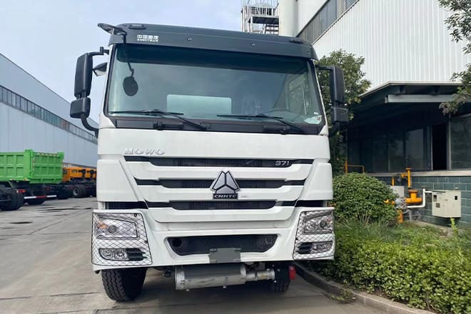 SINOTRUK Howo Stainless Steel Fuel Tanks for Trucks for Sale in Paraguay - 유조트럭 : 사진 3 SINOTRUK Howo Stainless Steel Fuel Tanks for Trucks for Sale in Paraguay - 유조트럭 : 사진 3
