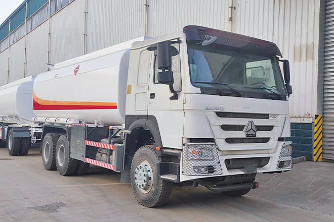 SINOTRUK Sinotruk Howo Fuel Tanker Truck Price for Sale in Ghana - 유조트럭 : 사진 4 SINOTRUK Sinotruk Howo Fuel Tanker Truck Price for Sale in Ghana - 유조트럭 : 사진 4