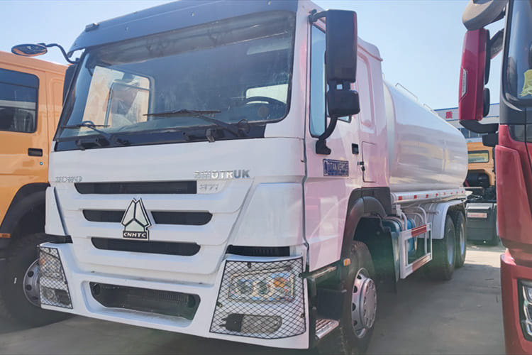 SINOTRUK Water Sprinkler Tanker for Sale in Malawi - 유조트럭 : 사진 3 SINOTRUK Water Sprinkler Tanker for Sale in Malawi - 유조트럭 : 사진 3