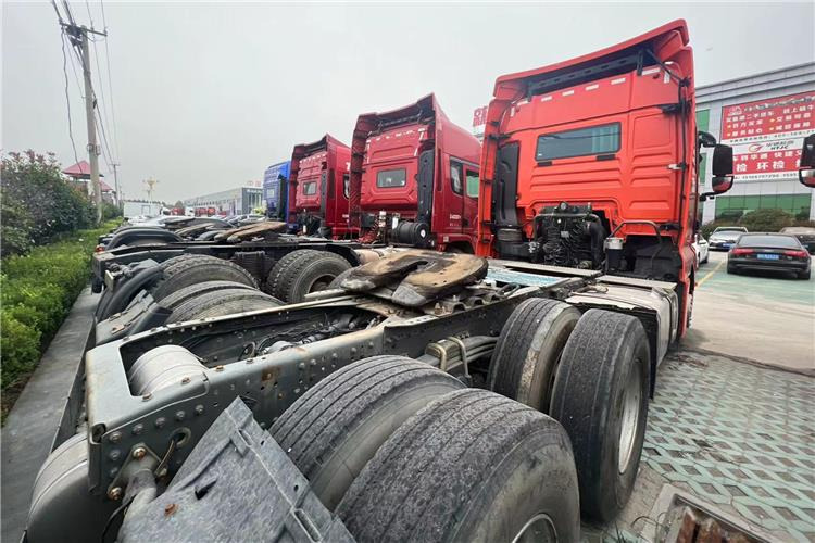 SITRAK Used Sitrak Truck Head 6x4 for Sale In Kenya - 트랙터 유닛 : 사진 2 SITRAK Used Sitrak Truck Head 6x4 for Sale In Kenya - 트랙터 유닛 : 사진 2