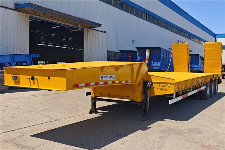 TITAN 40ft Low Bed Trailer with Hydraulic Folding Ladder for Sale In Malawi - 저하대 세미 트레일러 : 사진 1 TITAN 40ft Low Bed Trailer with Hydraulic Folding Ladder for Sale In Malawi - 저하대 세미 트레일러 : 사진 1