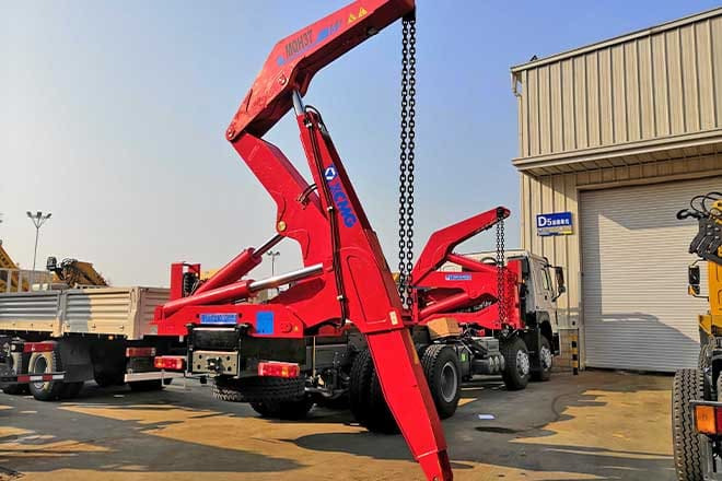 XCMG XCMG Side Loader Truck Container for Sale in Barbados - 컨테이너 운반 장치/ 스와프 보디 트럭 : 사진 4 XCMG XCMG Side Loader Truck Container for Sale in Barbados - 컨테이너 운반 장치/ 스와프 보디 트럭 : 사진 4