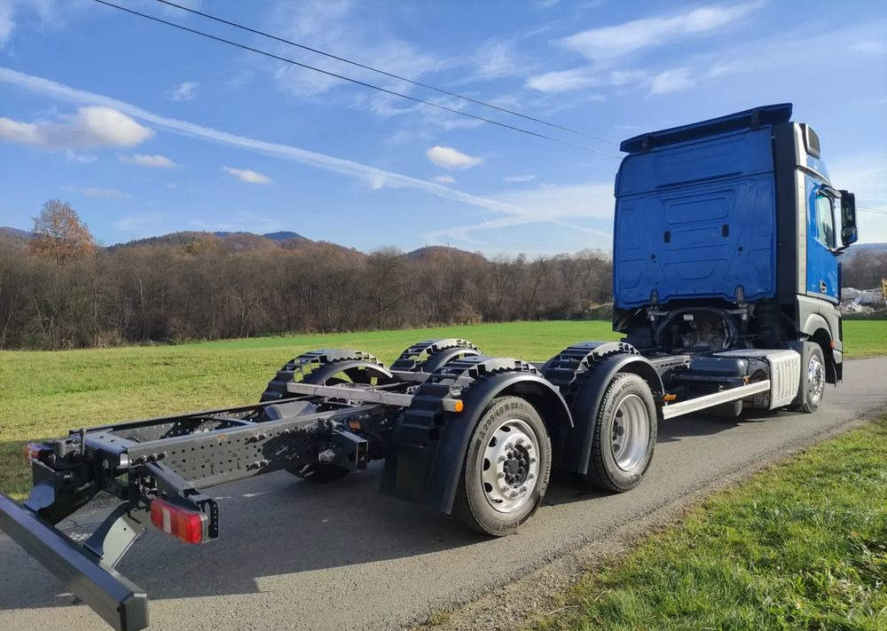 Mercedes-Benz ACTROS 2642 low deck ramo do zabudowy - 캡 새시 트럭 : 사진 4 Mercedes-Benz ACTROS 2642 low deck ramo do zabudowy - 캡 새시 트럭 : 사진 4