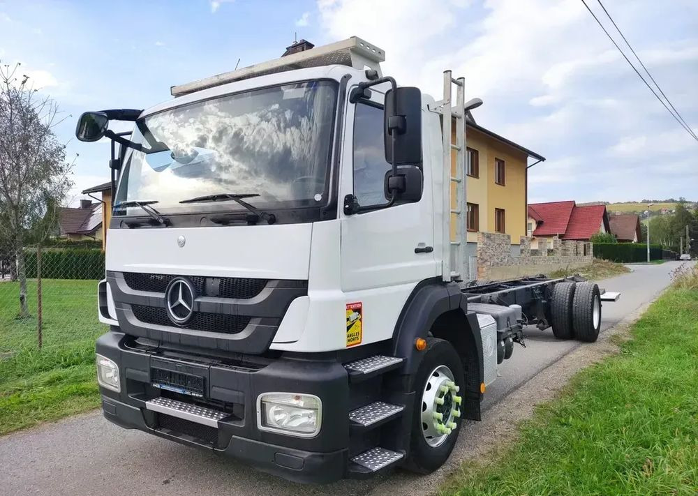 Mercedes-Benz AXOR 1829 rama do zabudowy blokada mostu - 캡 새시 트럭 : 사진 1 Mercedes-Benz AXOR 1829 rama do zabudowy blokada mostu - 캡 새시 트럭 : 사진 1