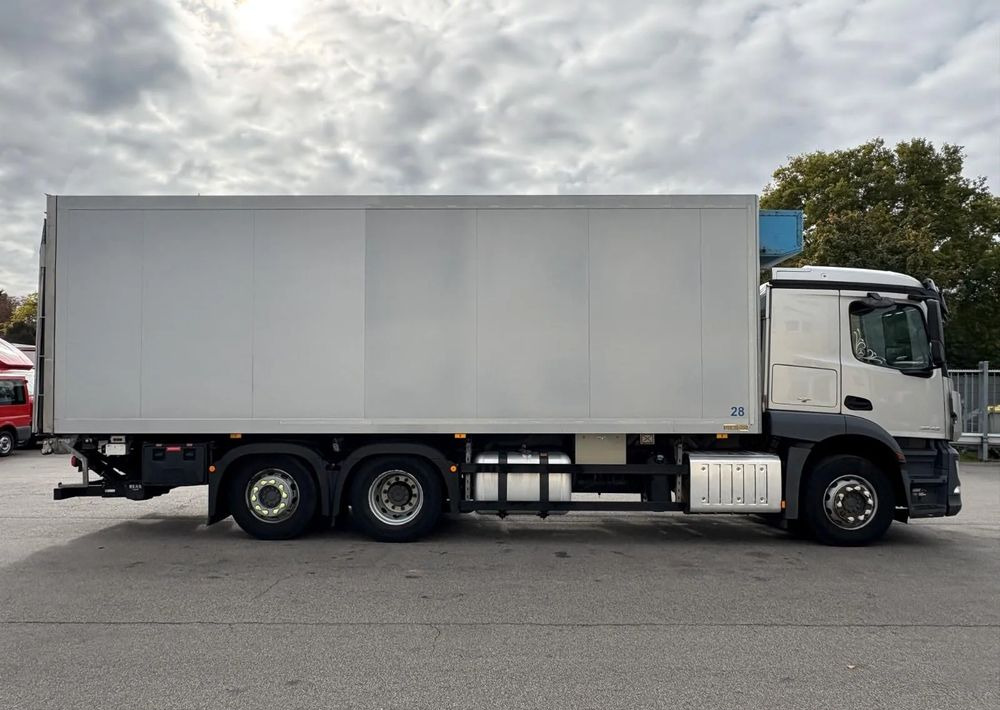 Mercedes-Benz Actros 2543 6x2 chłodnia izoterma 18 palet oś skrętna - 냉동탑차 : 사진 4 Mercedes-Benz Actros 2543 6x2 chłodnia izoterma 18 palet oś skrętna - 냉동탑차 : 사진 4