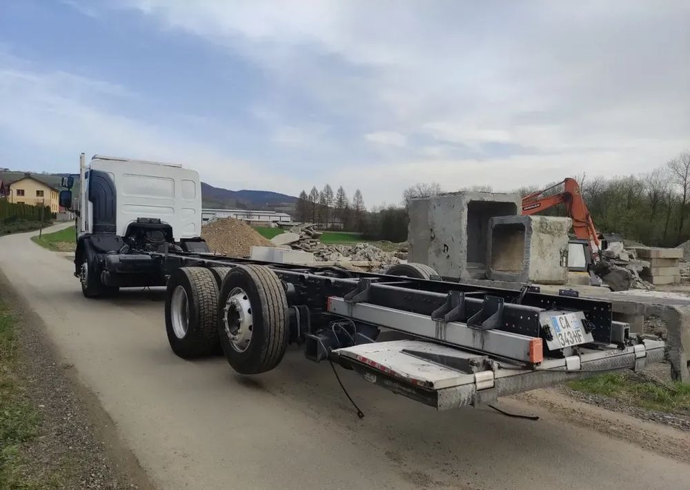 Renault Premium 26.380 Dxi 6x2 rama do zabudowy - 캡 새시 트럭 : 사진 4 Renault Premium 26.380 Dxi 6x2 rama do zabudowy - 캡 새시 트럭 : 사진 4