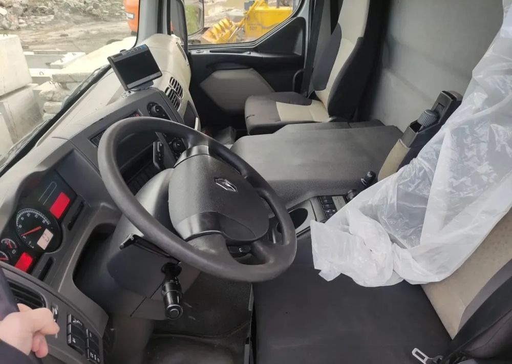 Renault Premium 26.380 Dxi 6x2 rama do zabudowy - 캡 새시 트럭 : 사진 5 Renault Premium 26.380 Dxi 6x2 rama do zabudowy - 캡 새시 트럭 : 사진 5