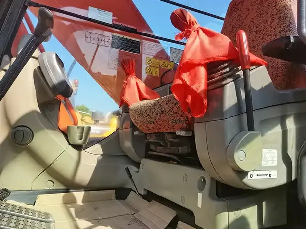 2022 Hitachi ZX240 - 크롤러 굴삭기 : 사진 5 2022 Hitachi ZX240 - 크롤러 굴삭기 : 사진 5