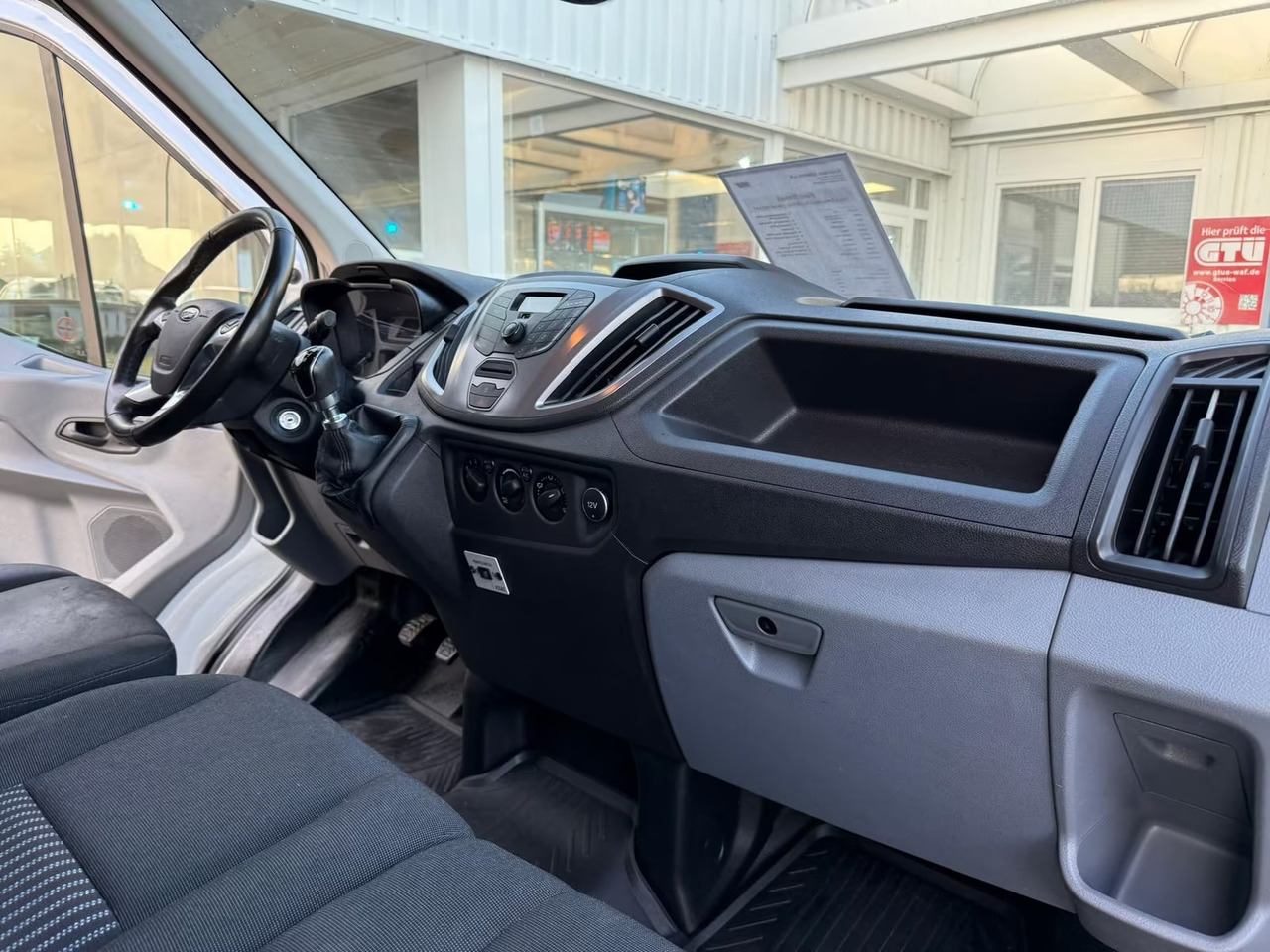 Ford Transit - 소형 밴 : 사진 5 Ford Transit - 소형 밴 : 사진 5