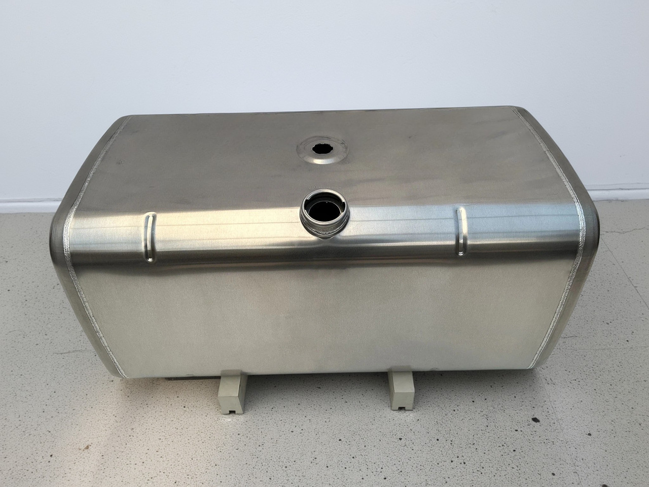 IVECO - 연료 탱크 : 사진 1 IVECO - 연료 탱크 : 사진 1