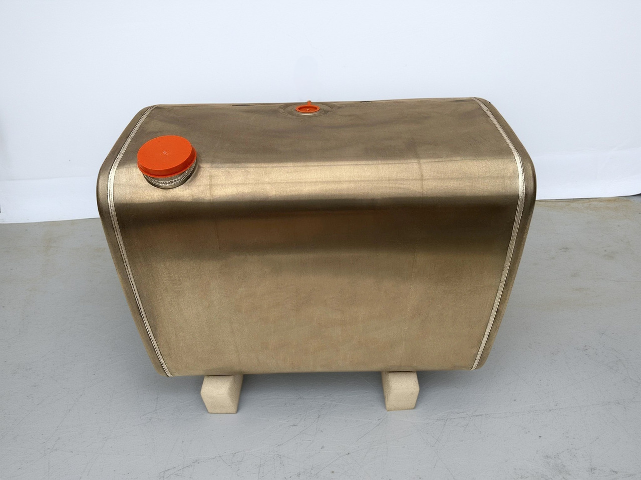 VOLVO - 연료 탱크 : 사진 1 VOLVO - 연료 탱크 : 사진 1