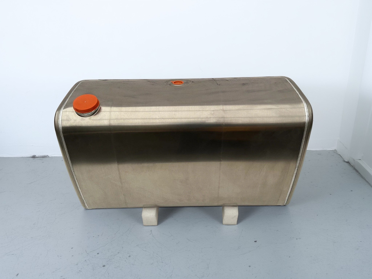 VOLVO - 연료 탱크 : 사진 1 VOLVO - 연료 탱크 : 사진 1