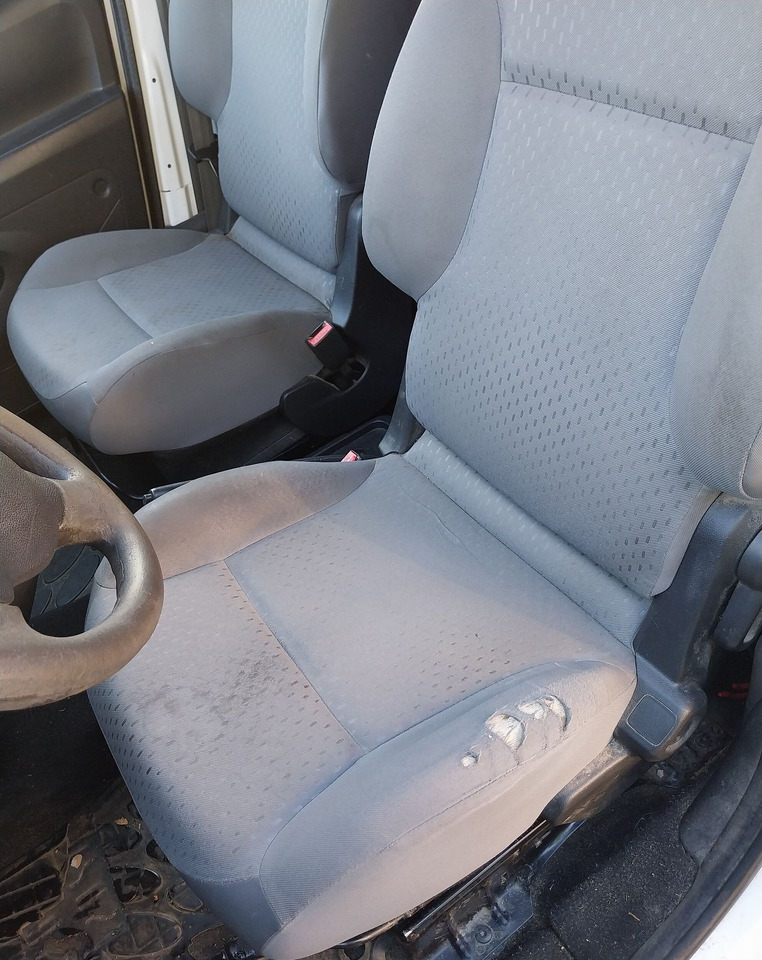 Citroën Berlingo PH2 Diesel. Contrôle technique défavorable pour défaillances majeures. VEHICULE VENDU EN L'ETAT, AUCUNE GARANTIE (il peut y avoir des problèmes mécanique non connus). - 차량 : 사진 2 Citroën Berlingo PH2 Diesel. Contrôle technique défavorable pour défaillances majeures. VEHICULE VENDU EN L'ETAT, AUCUNE GARANTIE (il peut y avoir des problèmes mécanique non connus). - 차량 : 사진 2