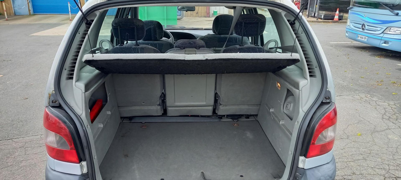 MEGANE ESSENCE (241) - 차량 : 사진 3 MEGANE ESSENCE (241) - 차량 : 사진 3