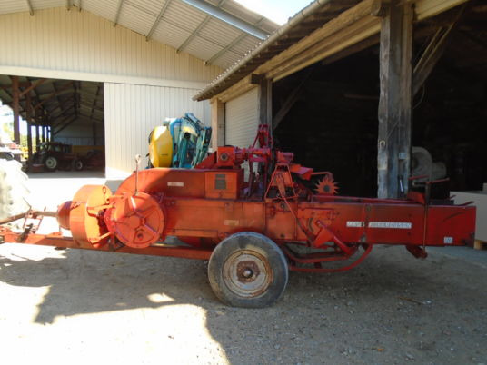 Massey Ferguson 10-8 - 정사각 베일러 : 사진 1 Massey Ferguson 10-8 - 정사각 베일러 : 사진 1