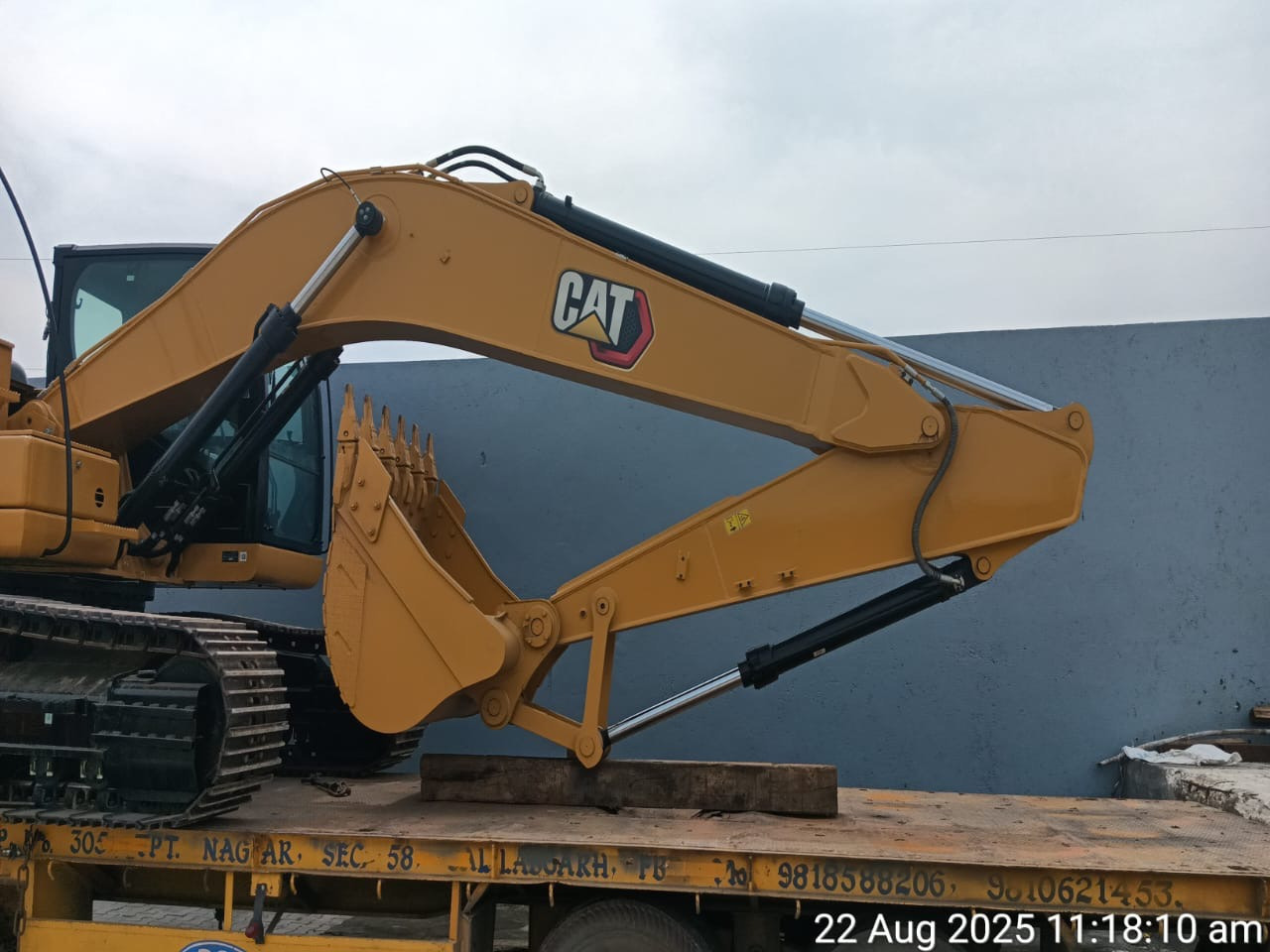 CATERPILLAR 323D3 - 굴착기 : 사진 3 CATERPILLAR 323D3 - 굴착기 : 사진 3