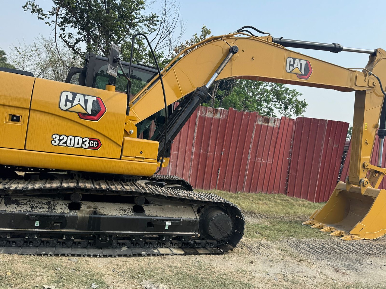 CATERPILLAR 323GC - 크롤러 굴삭기 : 사진 4 CATERPILLAR 323GC - 크롤러 굴삭기 : 사진 4