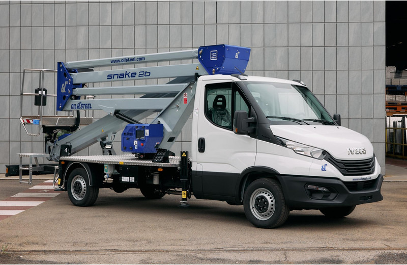 Oil & Steel Snake 26 Sobre IVECO 35S14 Distancia entre ejes 4100 mm - 고가작업 플랫폼 : 사진 1 Oil & Steel Snake 26 Sobre IVECO 35S14 Distancia entre ejes 4100 mm - 고가작업 플랫폼 : 사진 1