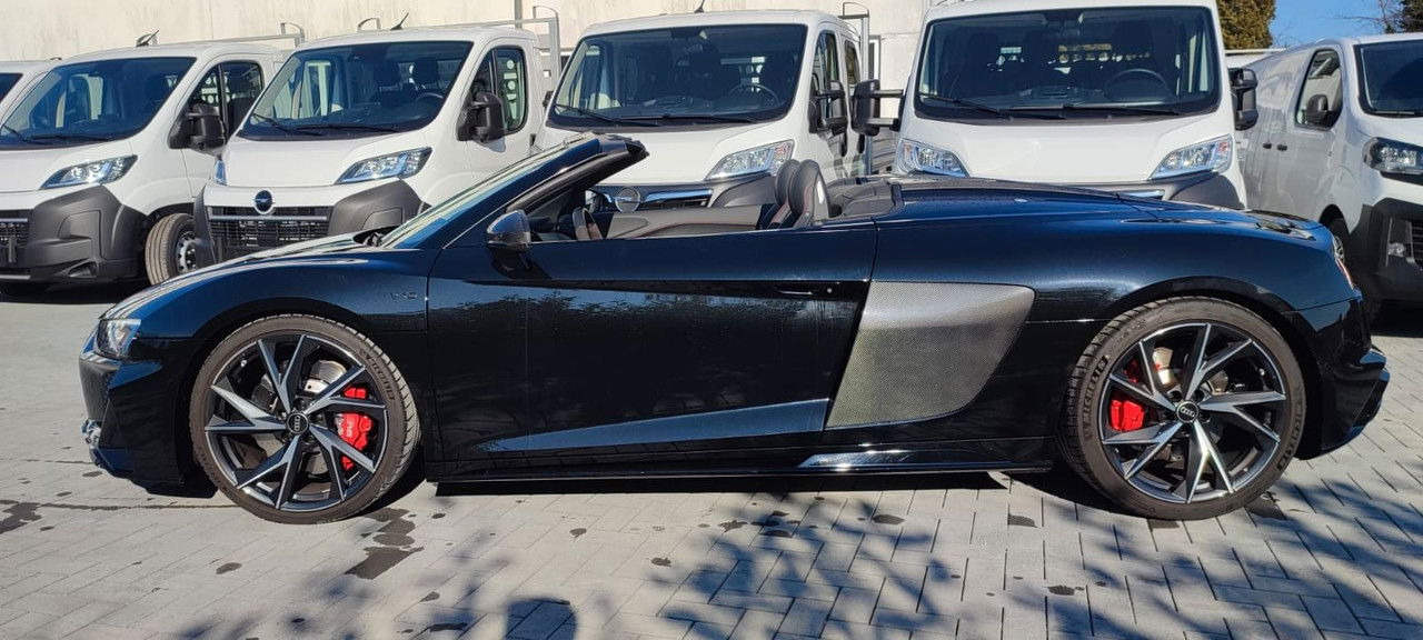 Audi R8 Spyder 5.2 FSI RWD performance - 컨버터블 : 사진 5 Audi R8 Spyder 5.2 FSI RWD performance - 컨버터블 : 사진 5