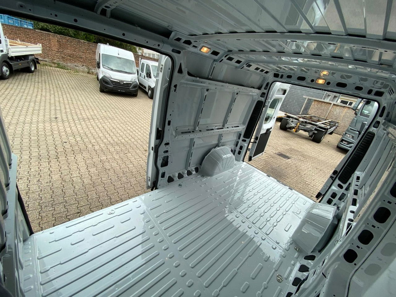 Opel Movano Cargo - 패널 밴 : 사진 5 Opel Movano Cargo - 패널 밴 : 사진 5