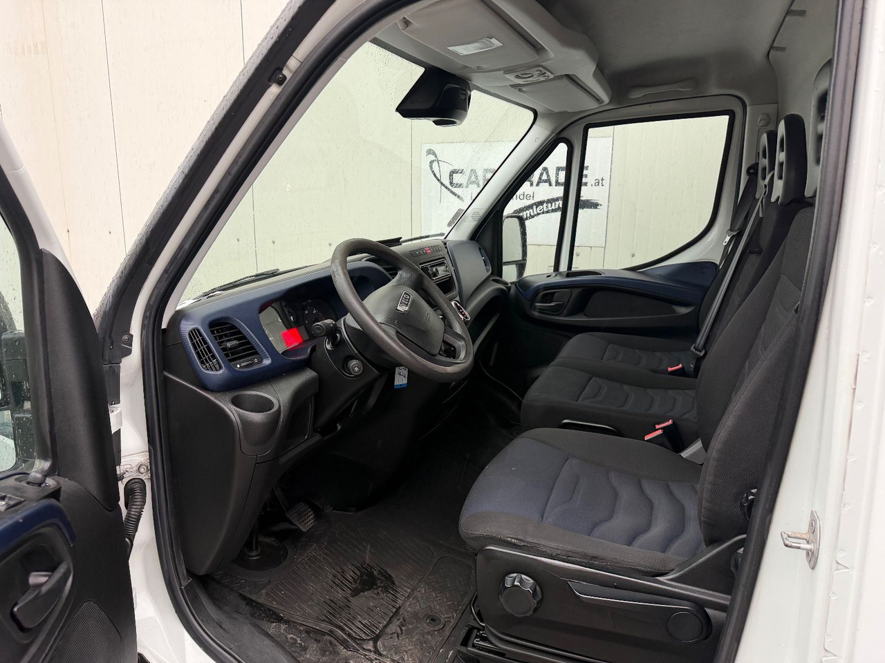 Iveco Daily 35S14 HiMatic L4H3 Maxi Iveco Daily 35S14 HiMatic L4H3 Maxi - 패널 밴 : 사진 5 Iveco Daily 35S14 HiMatic L4H3 Maxi Iveco Daily 35S14 HiMatic L4H3 Maxi - 패널 밴 : 사진 5