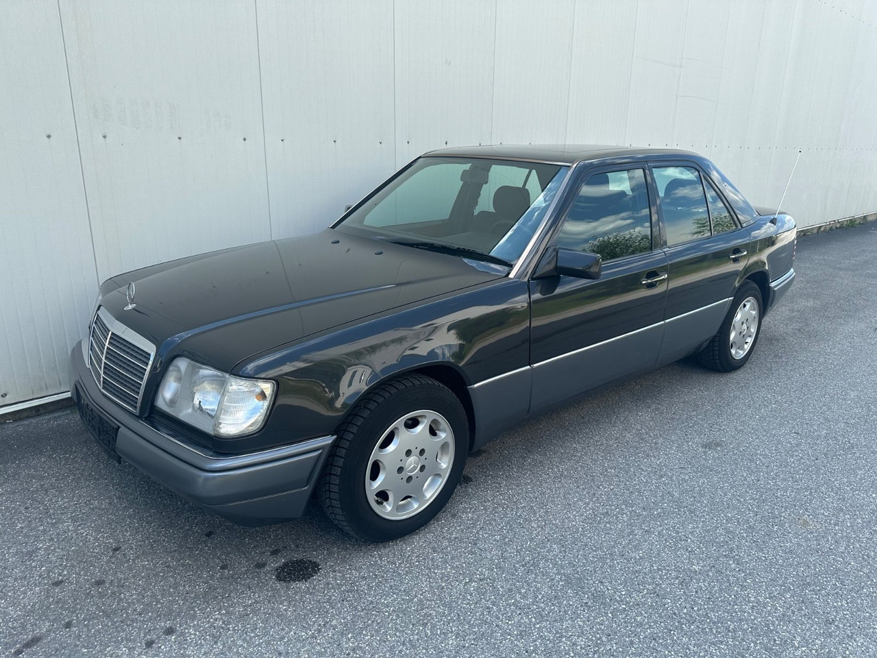 Mercedes-Benz E 250 DIESEL - 세단 : 사진 1 Mercedes-Benz E 250 DIESEL - 세단 : 사진 1