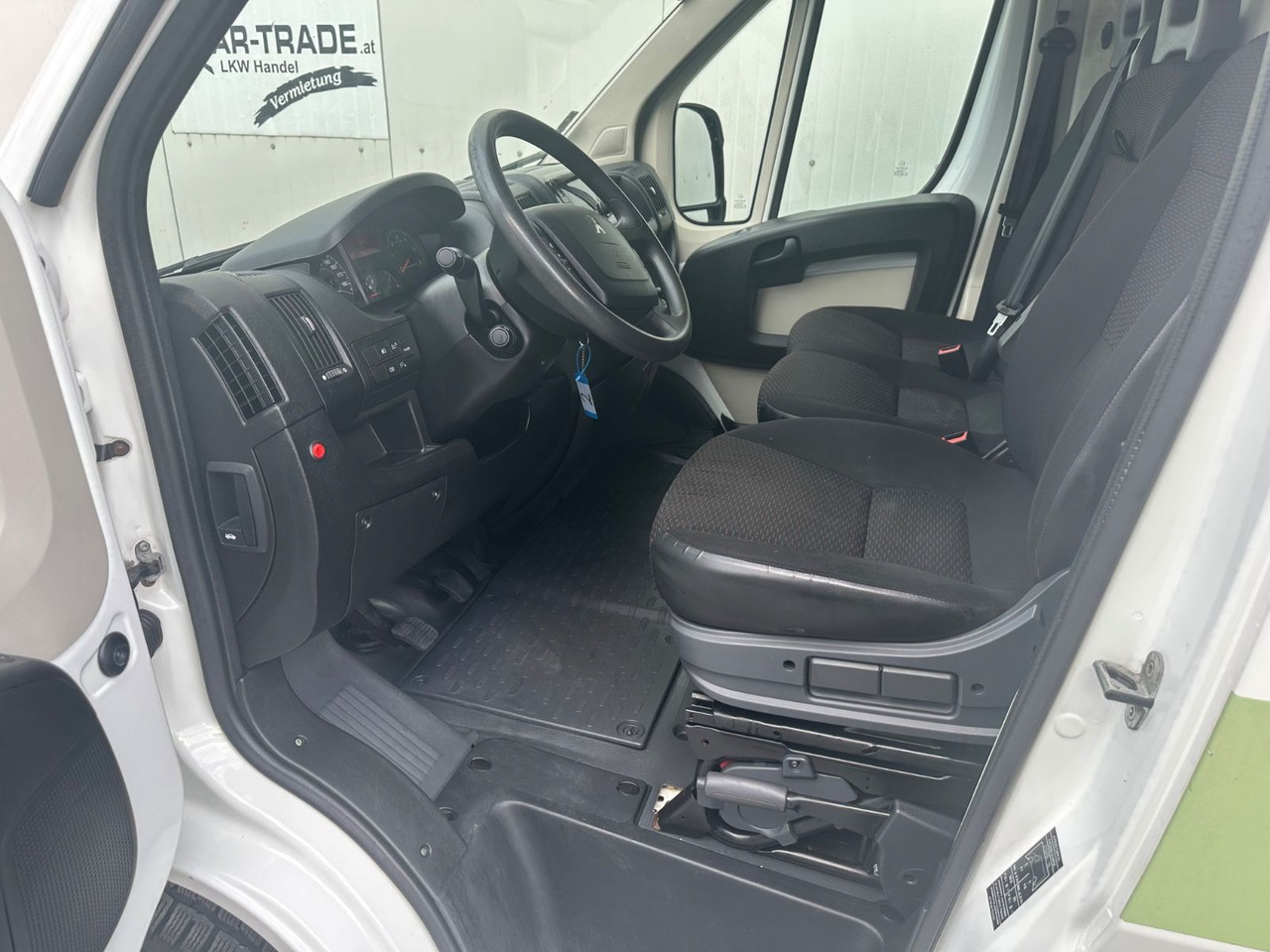 Peugeot Boxer 2,0 HDI Klima AluAusbau L4H2 - 패널 밴 : 사진 5 Peugeot Boxer 2,0 HDI Klima AluAusbau L4H2 - 패널 밴 : 사진 5