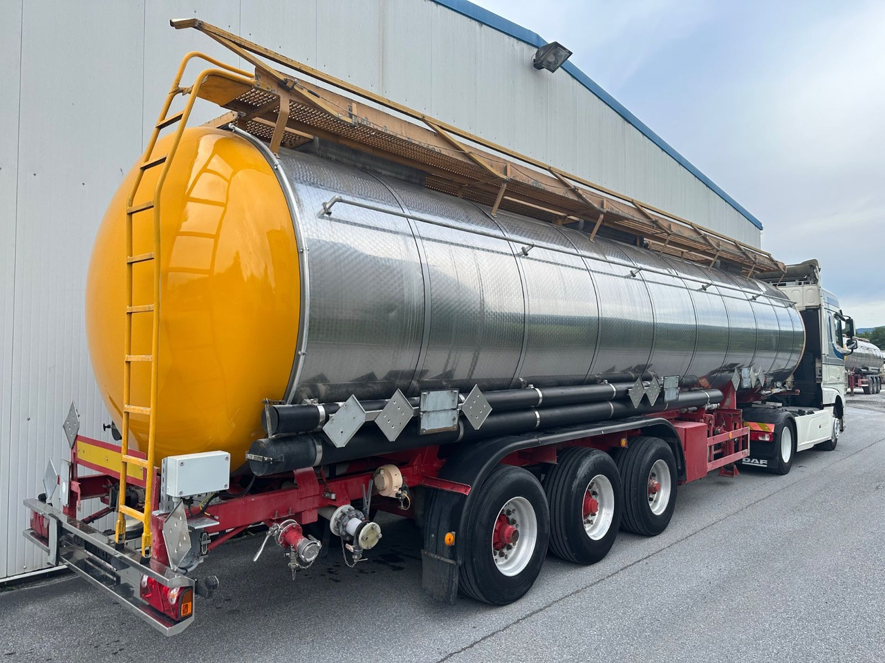 Schwarzmüller Chemi L4BH 42050L Lift BPW - 유조 세미 트레일러 : 사진 3 Schwarzmüller Chemi L4BH 42050L Lift BPW - 유조 세미 트레일러 : 사진 3