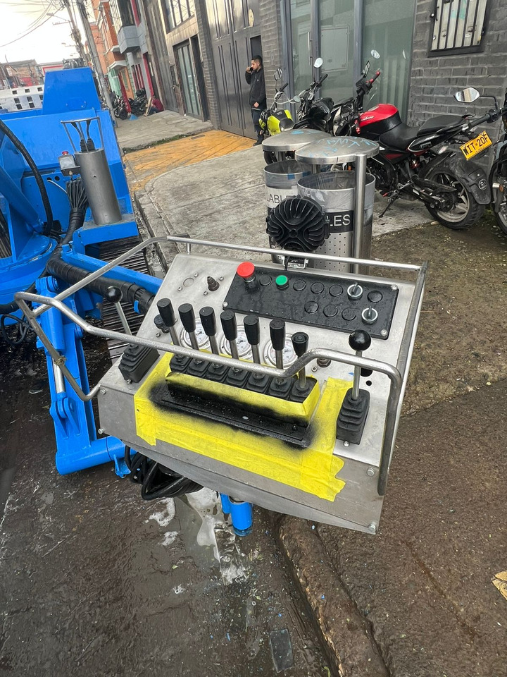 드릴링 리그 SOILMEC SM 8 : 사진 8 드릴링 리그 SOILMEC SM 8 : 사진 8