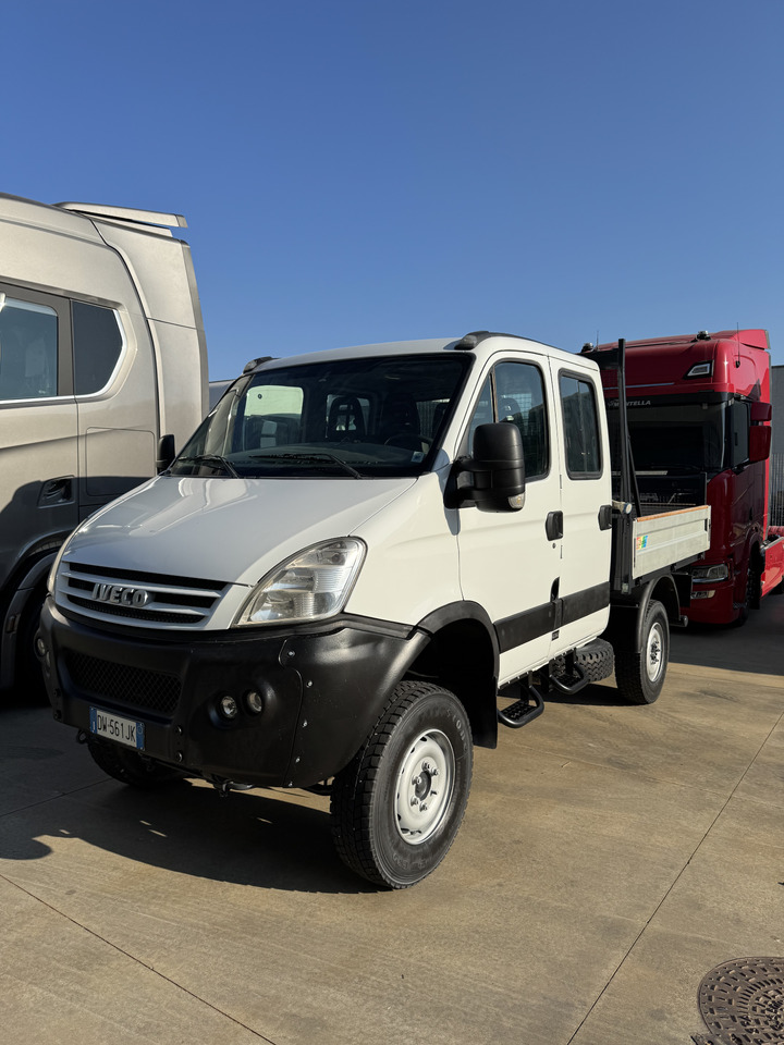 IVECO Daily 4X4 - 플랫베드 밴 : 사진 1 IVECO Daily 4X4 - 플랫베드 밴 : 사진 1
