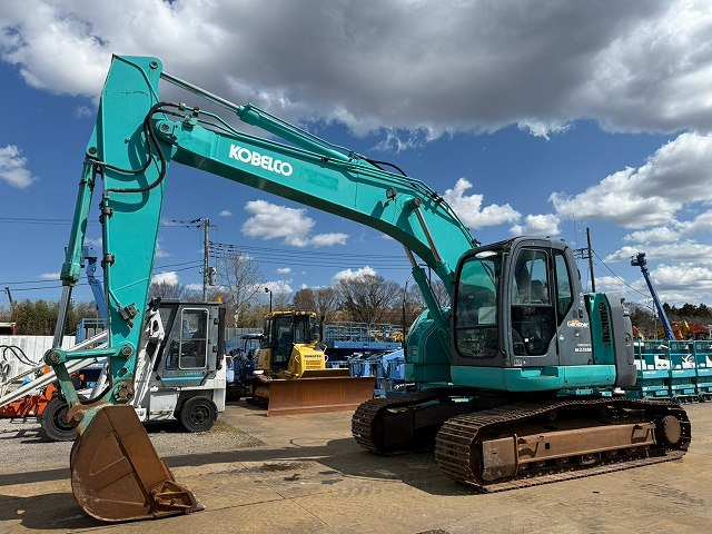 KOBELCO SK225SR - 크롤러 굴삭기 : 사진 1 KOBELCO SK225SR - 크롤러 굴삭기 : 사진 1