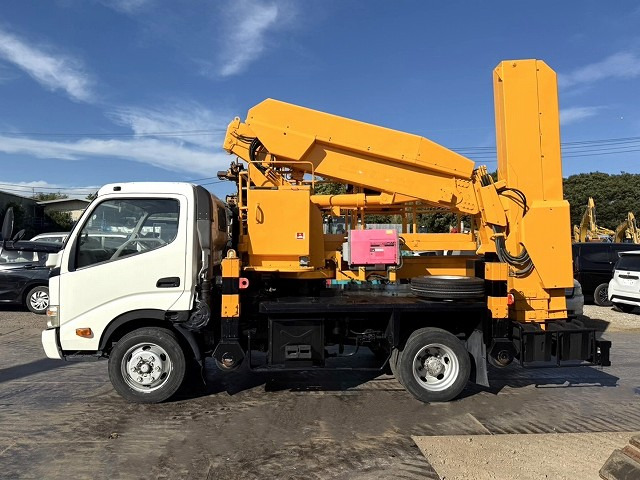 TADANO BT-200-2 - 트럭 탑재 고가작업 플랫폼 : 사진 2 TADANO BT-200-2 - 트럭 탑재 고가작업 플랫폼 : 사진 2