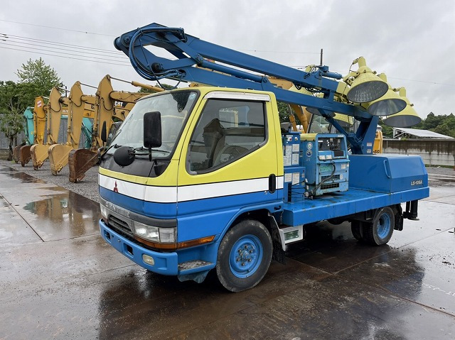 TADANO LS-106A - 조명 타워, 트럭 : 사진 1 TADANO LS-106A - 조명 타워, 트럭 : 사진 1