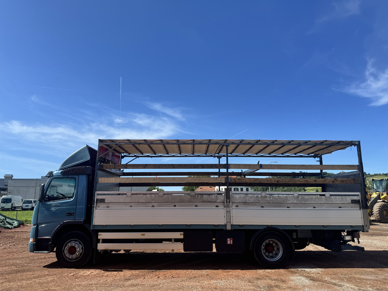 VOLVO FM7-290 4x2 Blache-Hebebühne - 커튼사이더 트럭 : 사진 2 VOLVO FM7-290 4x2 Blache-Hebebühne - 커튼사이더 트럭 : 사진 2