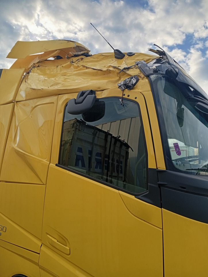 VOLVO FH 460 Aero, Damaged, Located in Bari,Italy - 트랙터 유닛 : 사진 5 VOLVO FH 460 Aero, Damaged, Located in Bari,Italy - 트랙터 유닛 : 사진 5