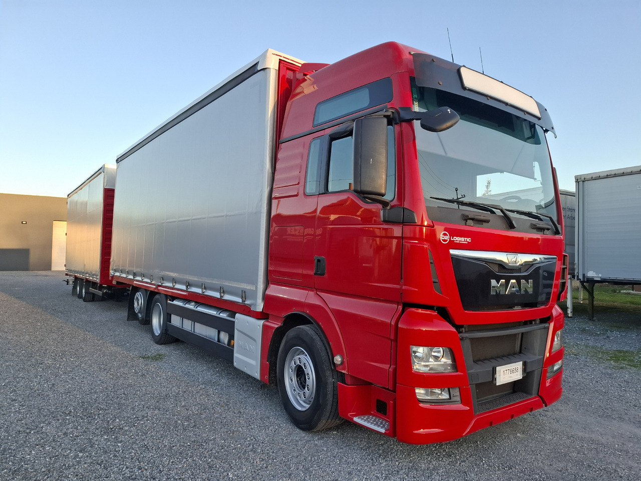 MAN TGX 26.440 E6 + SCHMITZ - 커튼사이더 트럭 : 사진 4 MAN TGX 26.440 E6 + SCHMITZ - 커튼사이더 트럭 : 사진 4