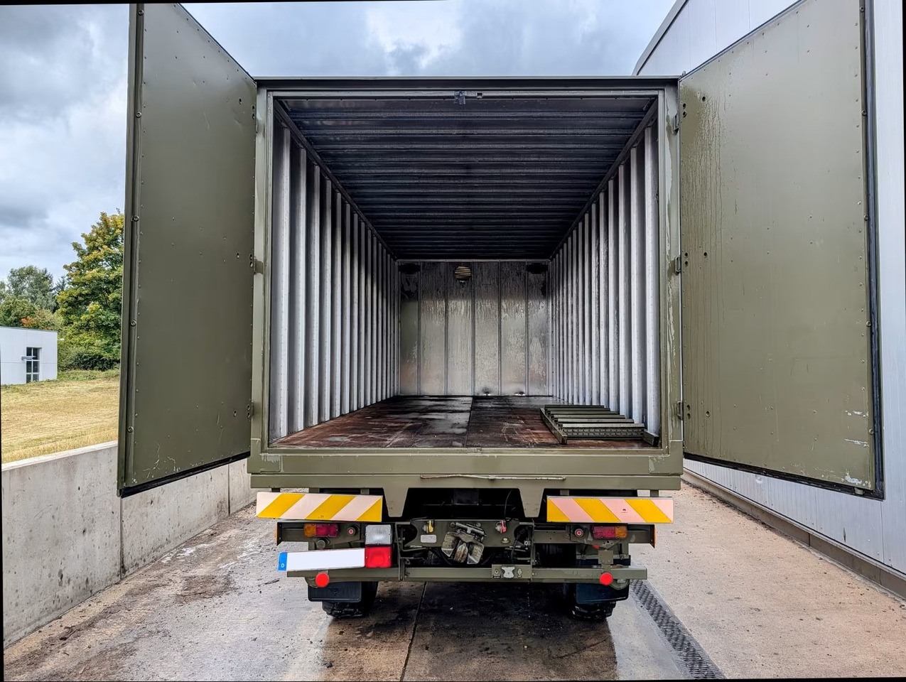 VOLVO N10 - 박스 트럭 : 사진 4 VOLVO N10 - 박스 트럭 : 사진 4