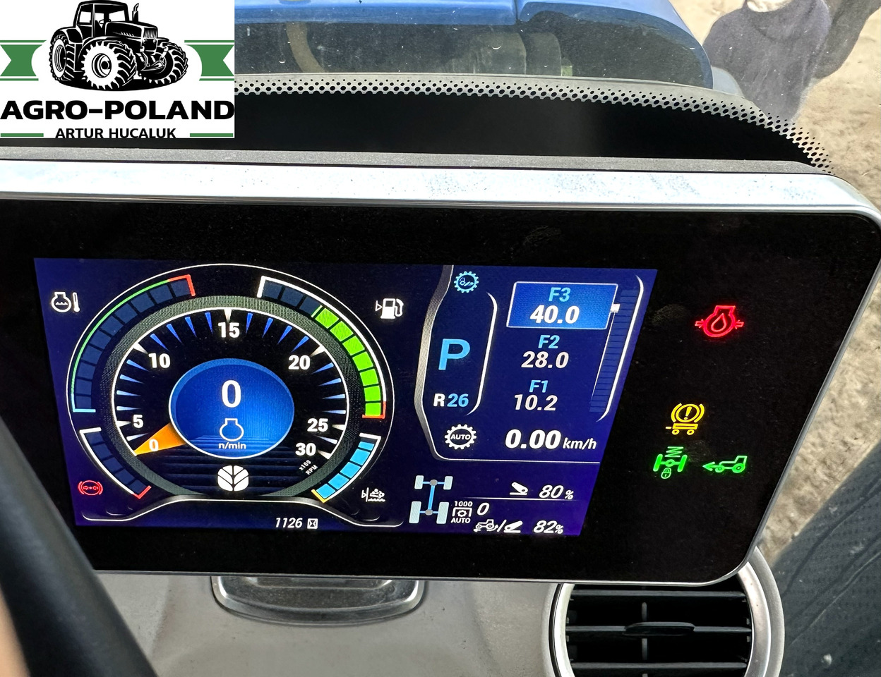 NEW HOLLAND T 8.435 HD SMARTTRAX - 2024 ROK - 1126 h - 장궤형 트랙터 : 사진 4 NEW HOLLAND T 8.435 HD SMARTTRAX - 2024 ROK - 1126 h - 장궤형 트랙터 : 사진 4