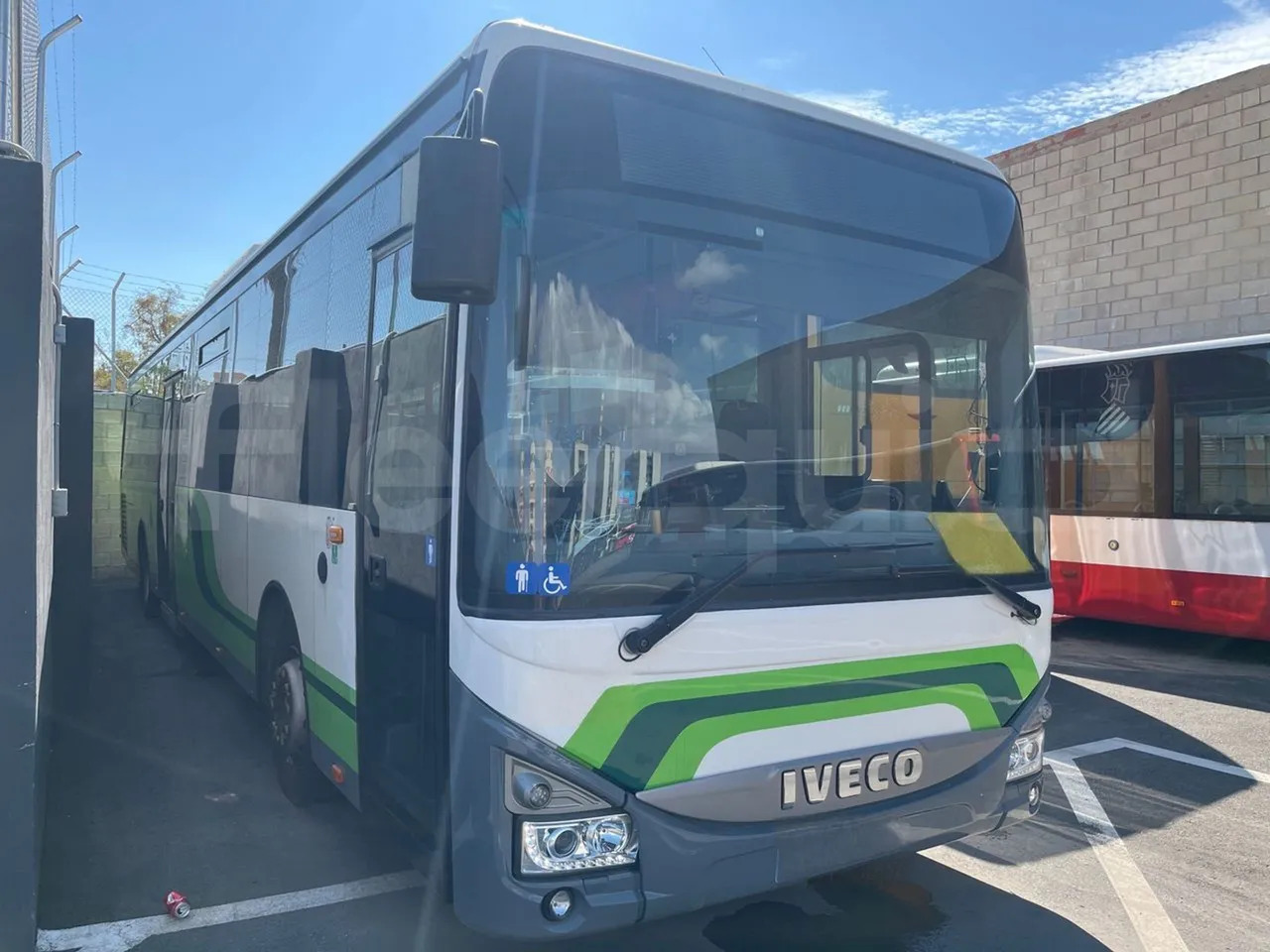 Iveco Crossway - 교외 버스 : 사진 1 Iveco Crossway - 교외 버스 : 사진 1