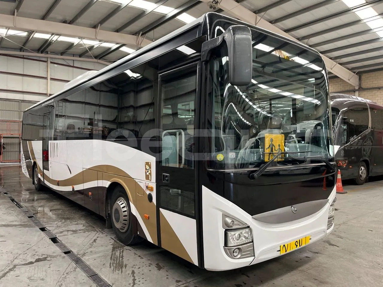 Iveco Crossway - 교외 버스 : 사진 1 Iveco Crossway - 교외 버스 : 사진 1