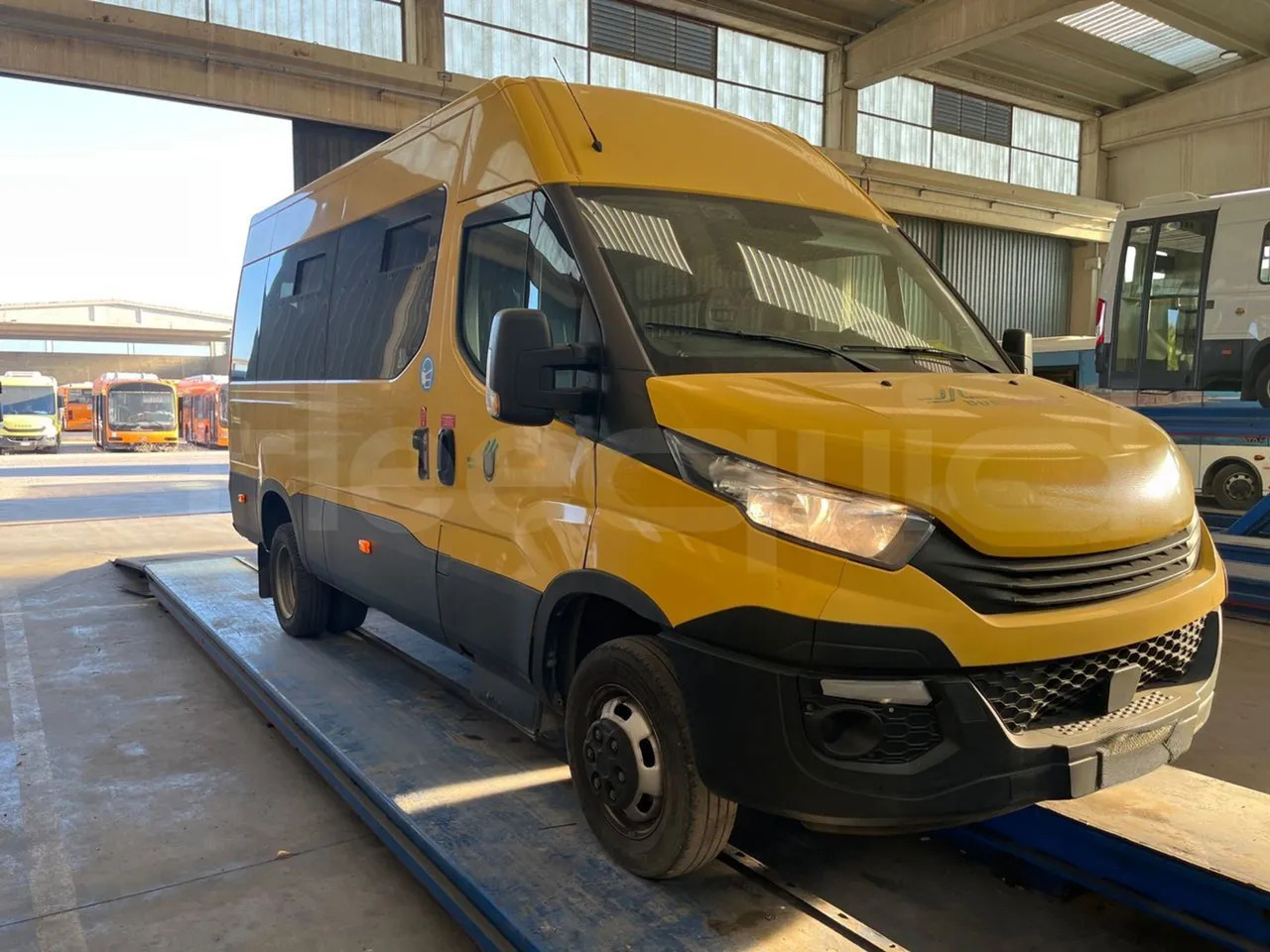 Iveco Daily - 스쿨버스 : 사진 1 Iveco Daily - 스쿨버스 : 사진 1