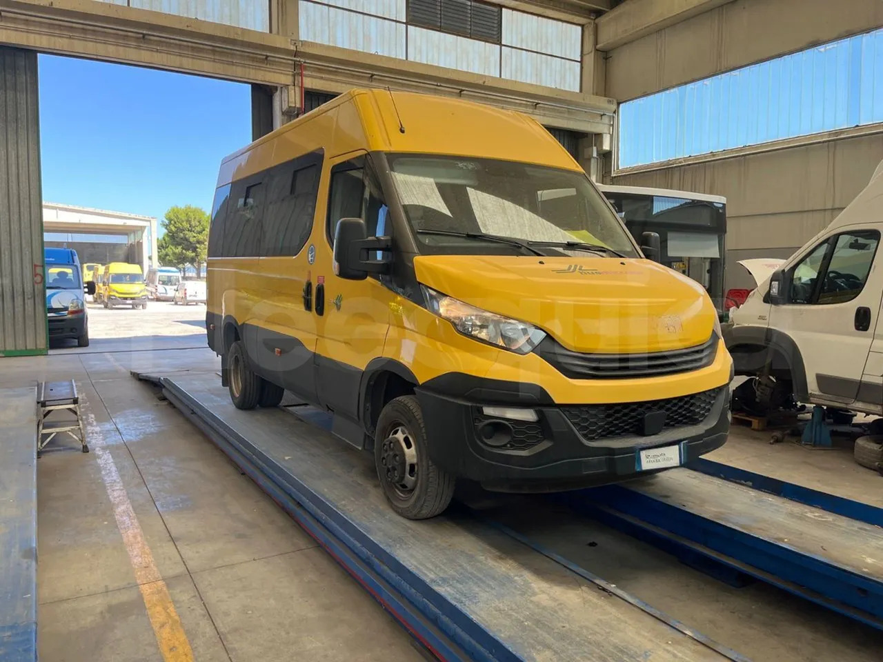 Iveco Daily - 스쿨버스 : 사진 1 Iveco Daily - 스쿨버스 : 사진 1
