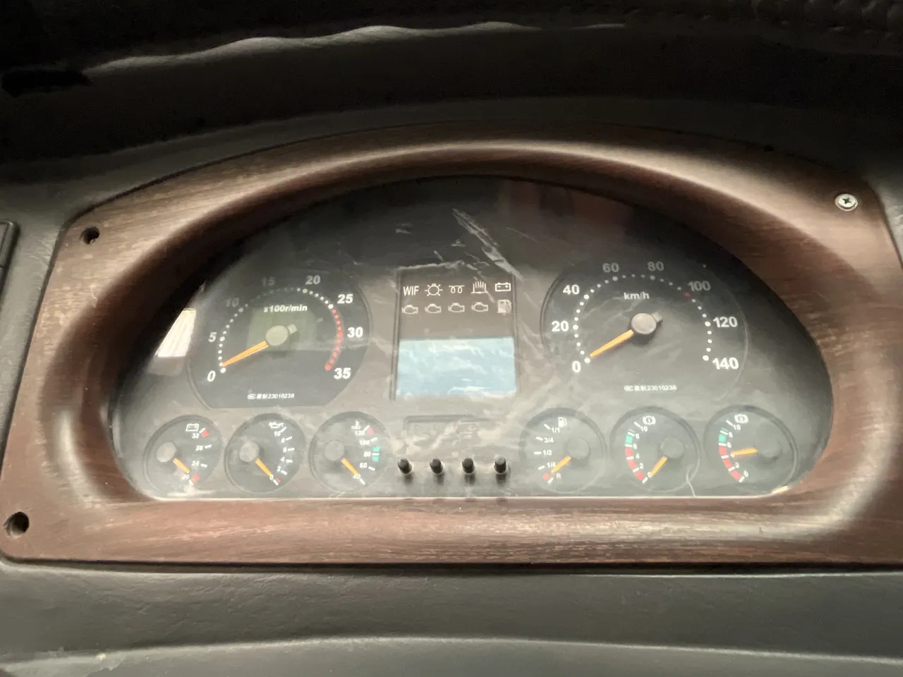 King Long XMQ6127 - 대형 버스 : 사진 2 King Long XMQ6127 - 대형 버스 : 사진 2