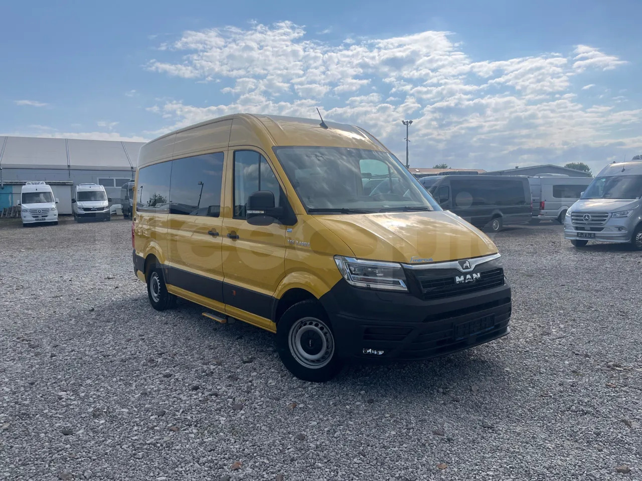 Man Mercus - 교외 버스 : 사진 1 Man Mercus - 교외 버스 : 사진 1